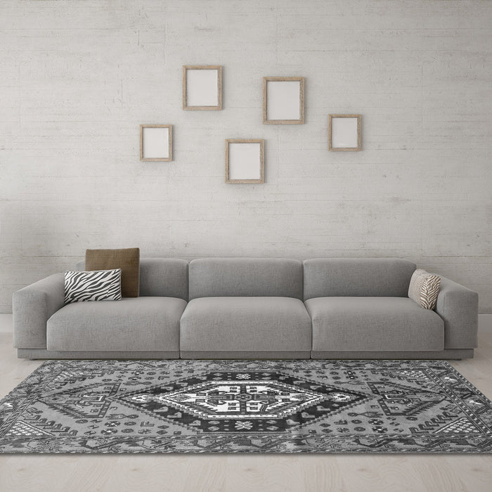 Machine Washable Persian Gray Traditional Rug in a Living Room,, wshtr199gry