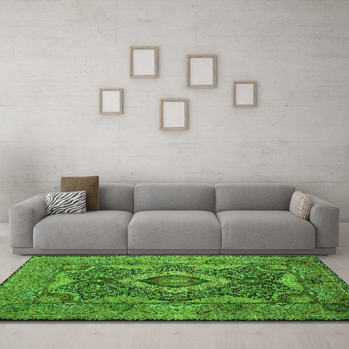 Machine Washable Medallion Green Traditional Area Rugs in a Living Room,, wshtr19grn