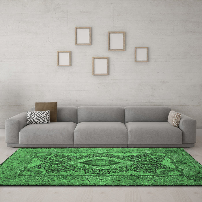 Machine Washable Medallion Emerald Green Traditional Area Rugs in a Living Room,, wshtr19emgrn