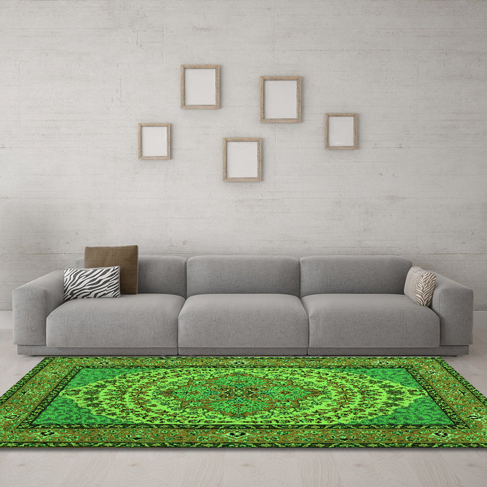 Machine Washable Persian Green Traditional Area Rugs in a Living Room,, wshtr1grn