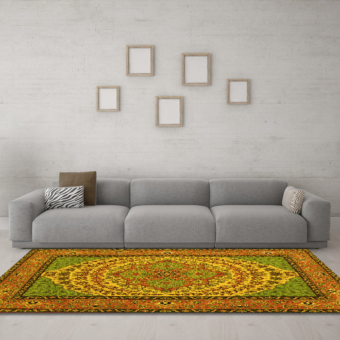 Machine Washable Persian Yellow Traditional Rug in a Living Room, wshtr1yw