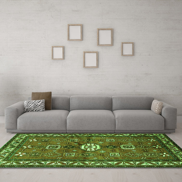 Machine Washable Persian Green Traditional Area Rugs in a Living Room,, wshtr2000grn