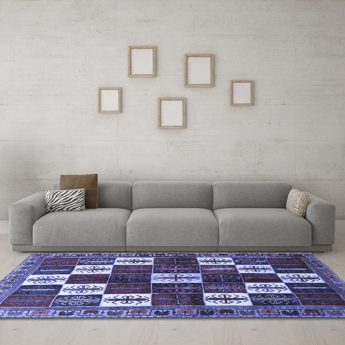 Machine Washable Persian Blue Traditional Rug in a Living Room, wshtr2001blu