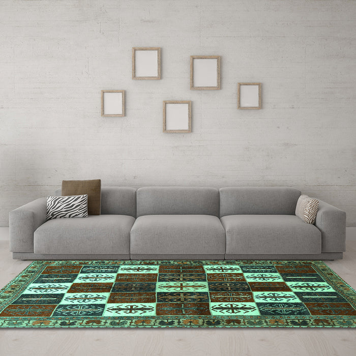 Machine Washable Persian Turquoise Traditional Area Rugs in a Living Room,, wshtr2001turq