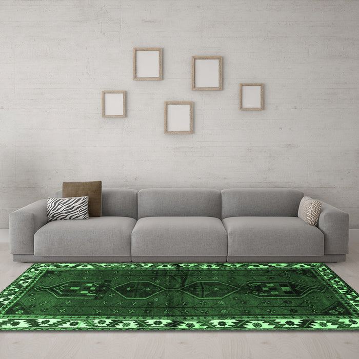 Machine Washable Persian Emerald Green Traditional Area Rugs in a Living Room,, wshtr2002emgrn