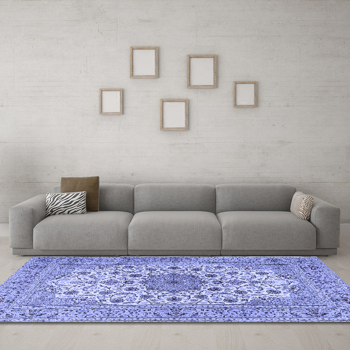 Machine Washable Persian Blue Traditional Rug in a Living Room, wshtr2004blu