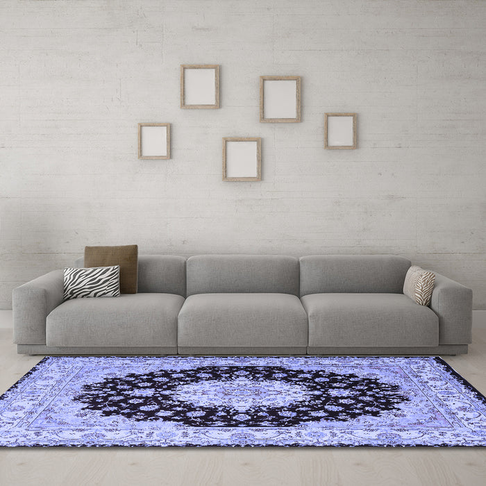 Machine Washable Persian Blue Traditional Rug in a Living Room, wshtr2005blu