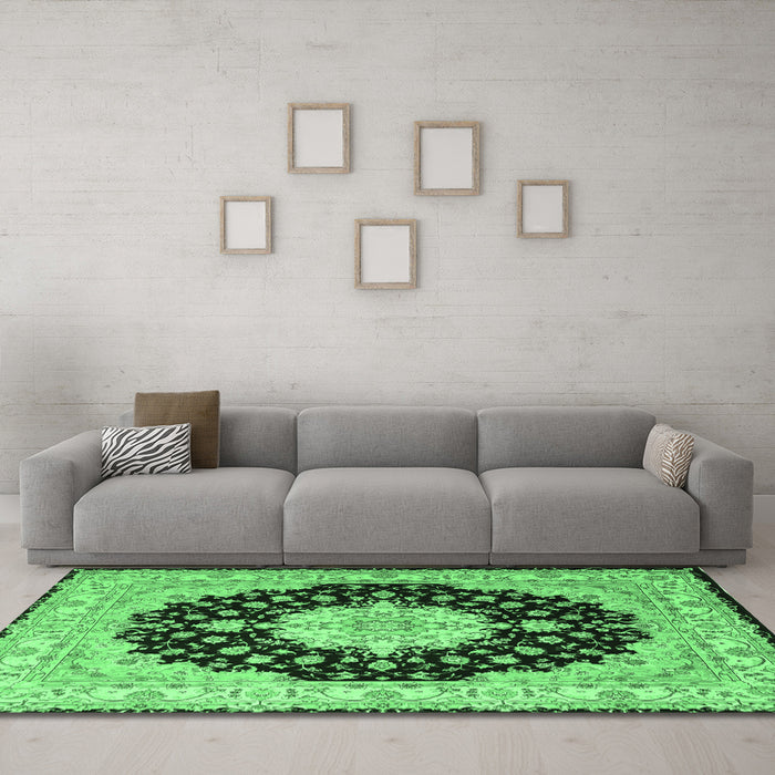 Machine Washable Persian Emerald Green Traditional Area Rugs in a Living Room,, wshtr2005emgrn