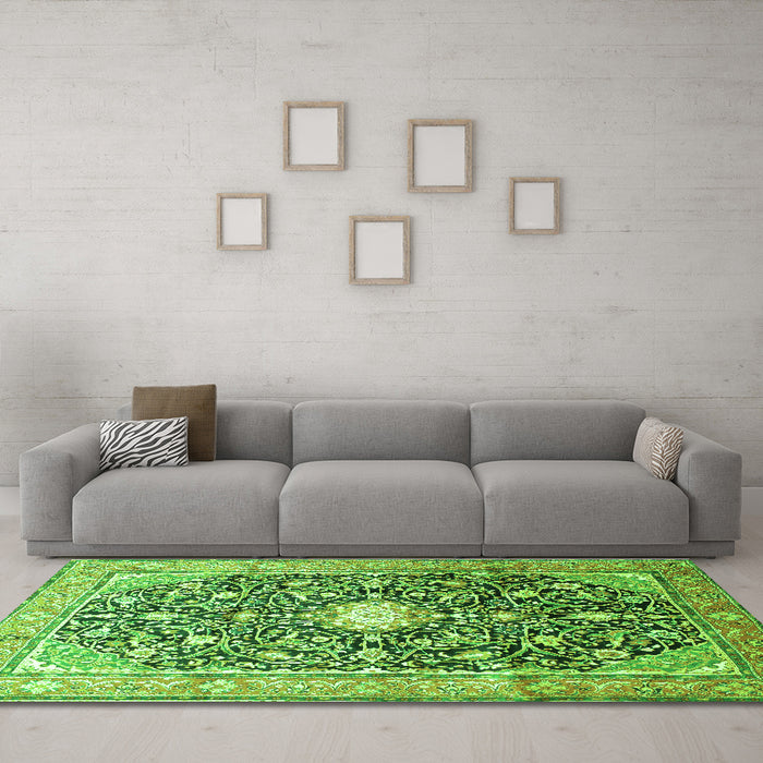 Machine Washable Medallion Green Traditional Area Rugs in a Living Room,, wshtr200grn
