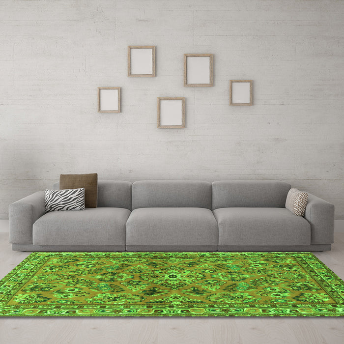 Machine Washable Persian Green Traditional Area Rugs in a Living Room,, wshtr2011grn