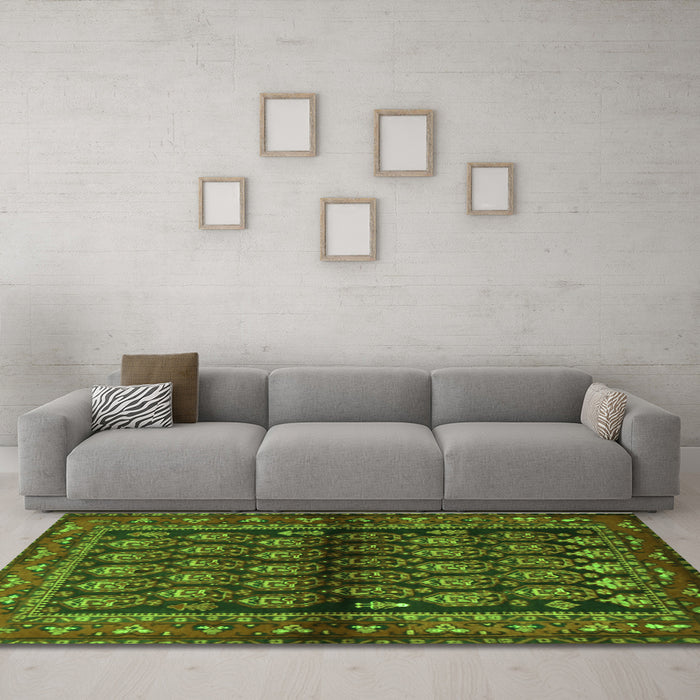 Machine Washable Persian Green Traditional Area Rugs in a Living Room,, wshtr2012grn