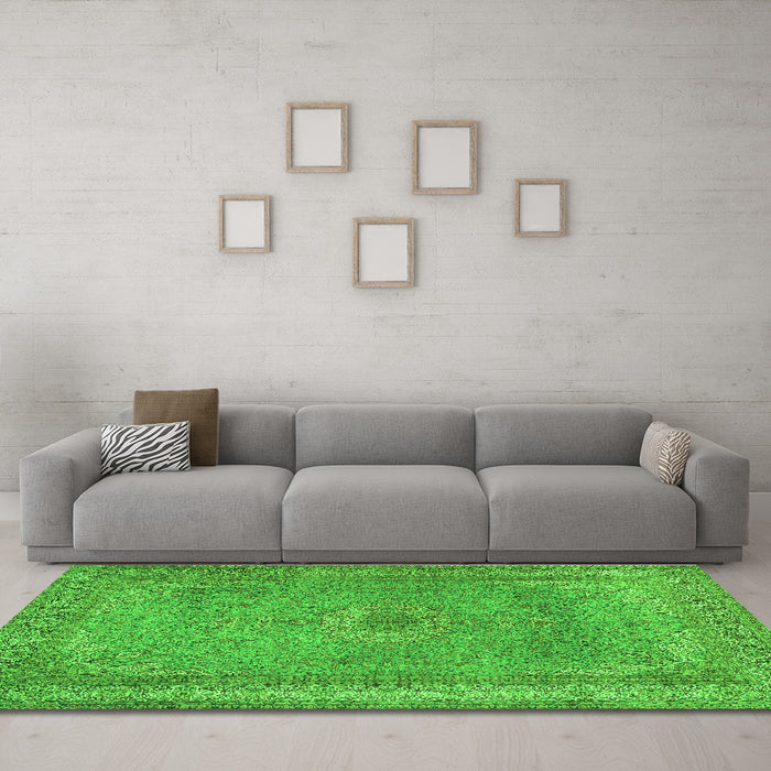 Machine Washable Persian Green Traditional Area Rugs in a Living Room,, wshtr2013grn