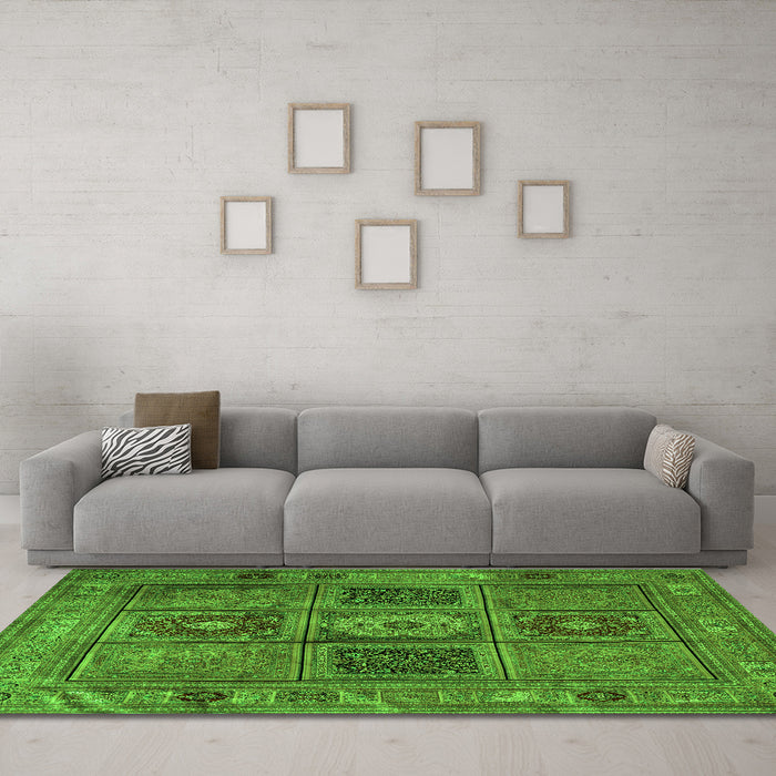 Machine Washable Persian Green Traditional Area Rugs in a Living Room,, wshtr2015grn
