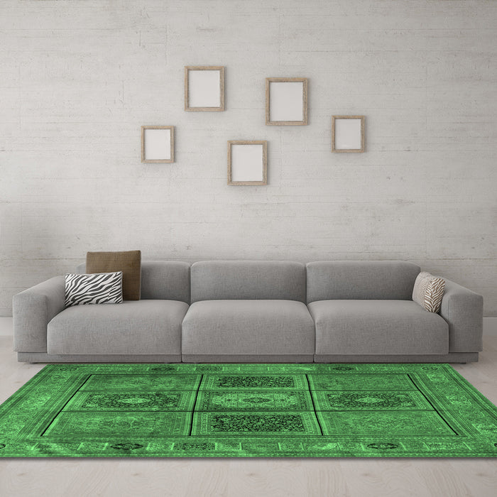 Machine Washable Persian Emerald Green Traditional Area Rugs in a Living Room,, wshtr2015emgrn