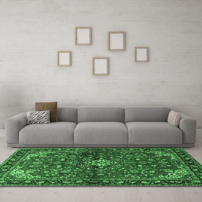 Machine Washable Persian Emerald Green Traditional Area Rugs in a Living Room,, wshtr2017emgrn