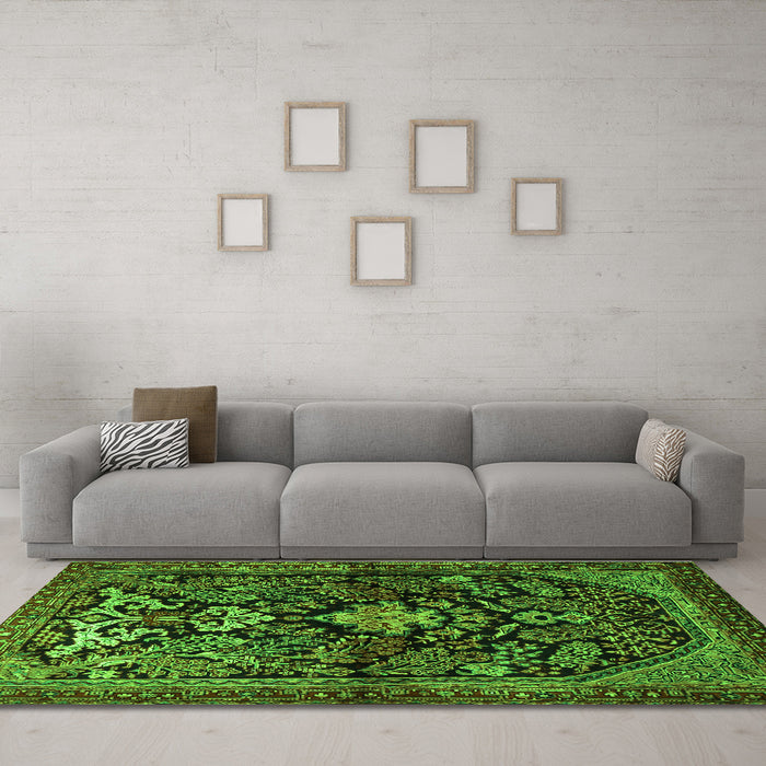 Machine Washable Persian Green Traditional Area Rugs in a Living Room,, wshtr2018grn