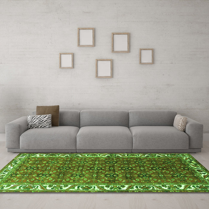 Machine Washable Persian Green Traditional Area Rugs in a Living Room,, wshtr201grn