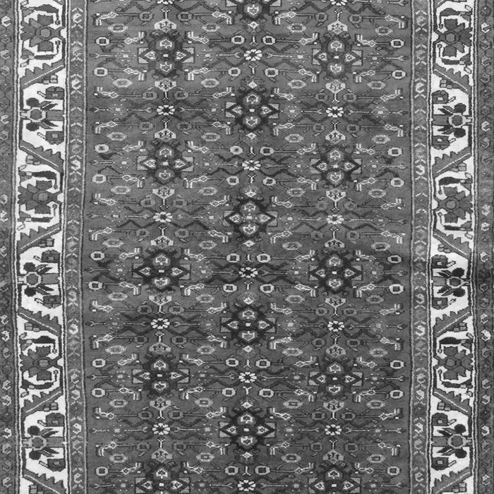 Serging Thickness of Machine Washable Persian Gray Traditional Rug, wshtr201gry
