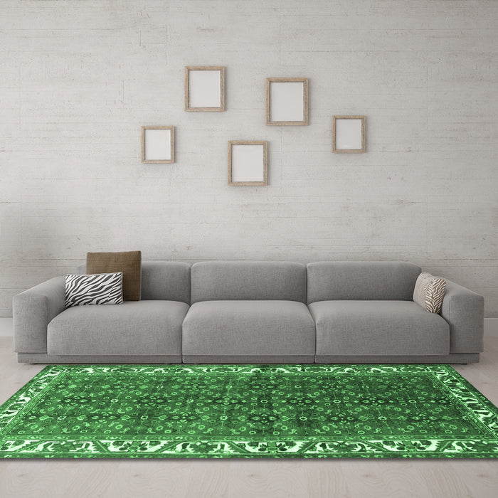 Machine Washable Persian Emerald Green Traditional Area Rugs in a Living Room,, wshtr201emgrn