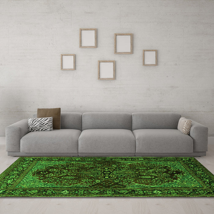 Machine Washable Persian Green Traditional Area Rugs in a Living Room,, wshtr2020grn