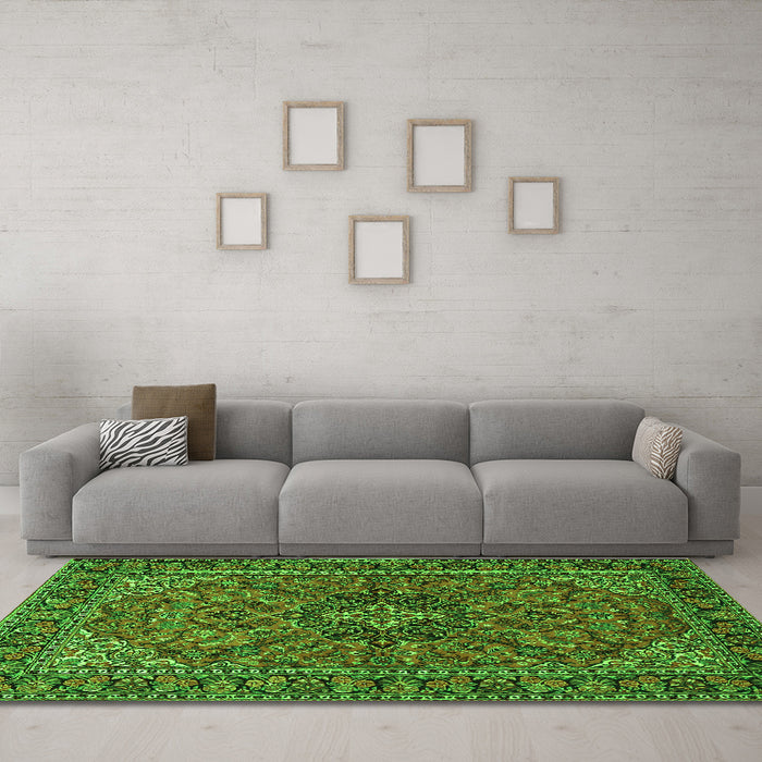 Machine Washable Persian Green Traditional Area Rugs in a Living Room,, wshtr2021grn