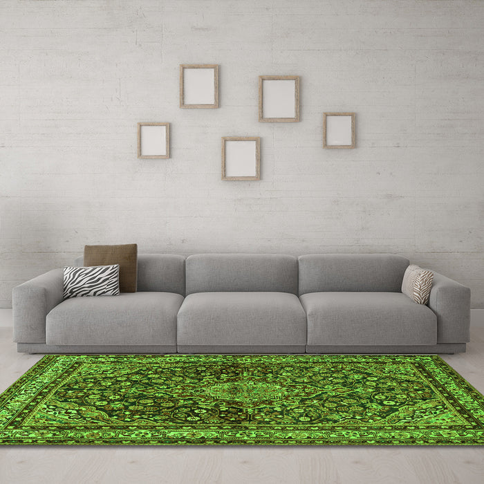 Machine Washable Persian Green Traditional Area Rugs in a Living Room,, wshtr2022grn