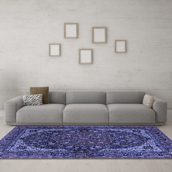 Machine Washable Persian Blue Traditional Rug in a Living Room, wshtr2024blu