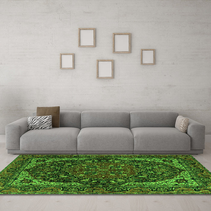 Machine Washable Persian Green Traditional Area Rugs in a Living Room,, wshtr2024grn