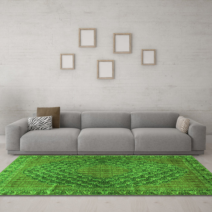 Machine Washable Persian Green Traditional Area Rugs in a Living Room,, wshtr2026grn