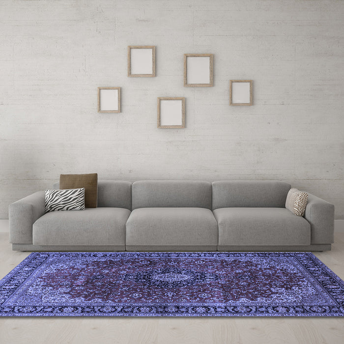 Machine Washable Medallion Blue Traditional Rug in a Living Room, wshtr2028blu