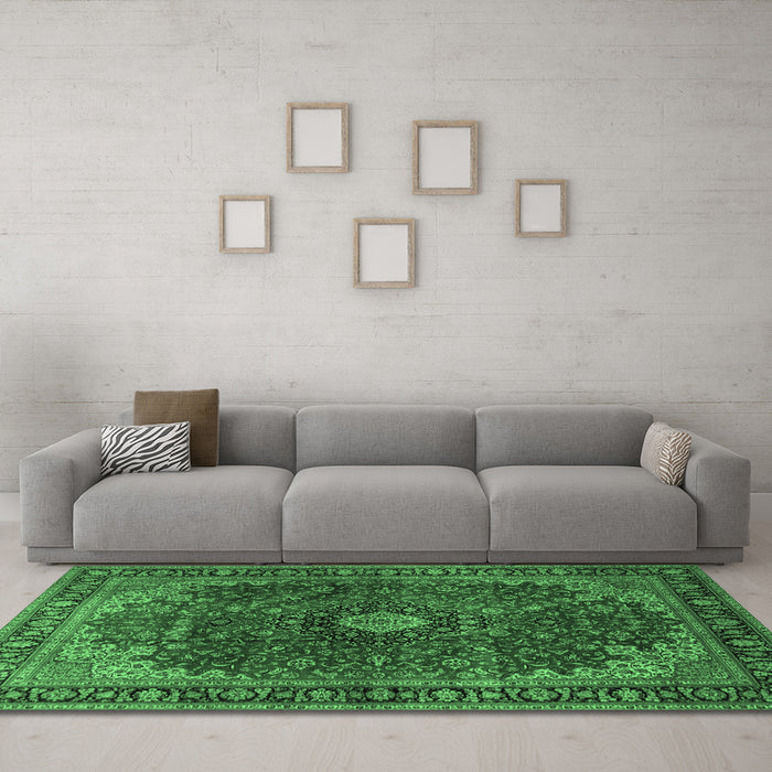 Machine Washable Medallion Emerald Green Traditional Area Rugs in a Living Room,, wshtr2028emgrn