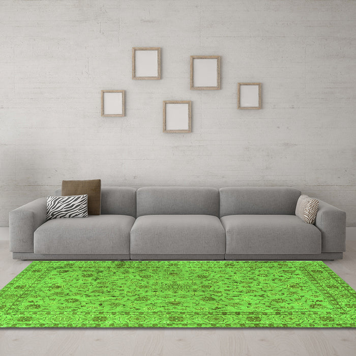 Machine Washable Persian Green Traditional Area Rugs in a Living Room,, wshtr2029grn