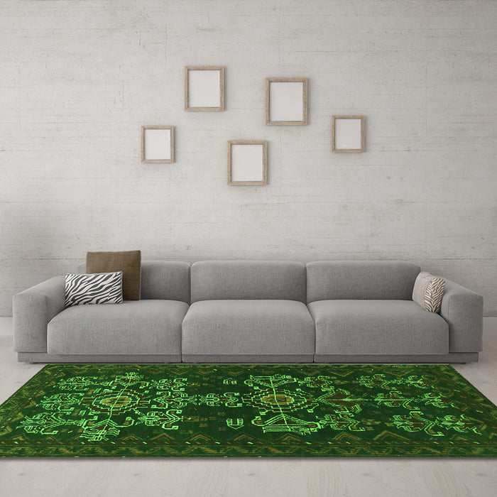 Machine Washable Persian Green Traditional Area Rugs in a Living Room,, wshtr2032grn