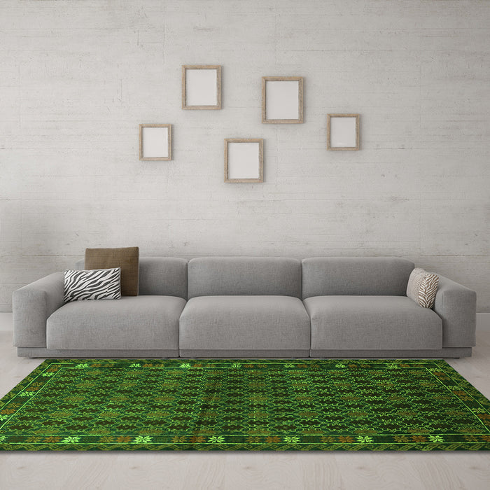 Machine Washable Persian Green Traditional Area Rugs in a Living Room,, wshtr2033grn