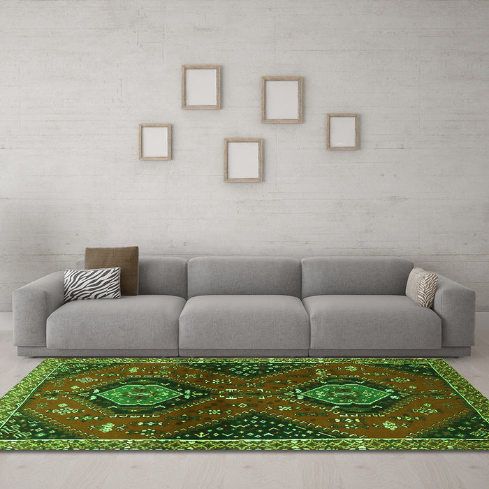 Machine Washable Persian Green Traditional Area Rugs in a Living Room,, wshtr2035grn