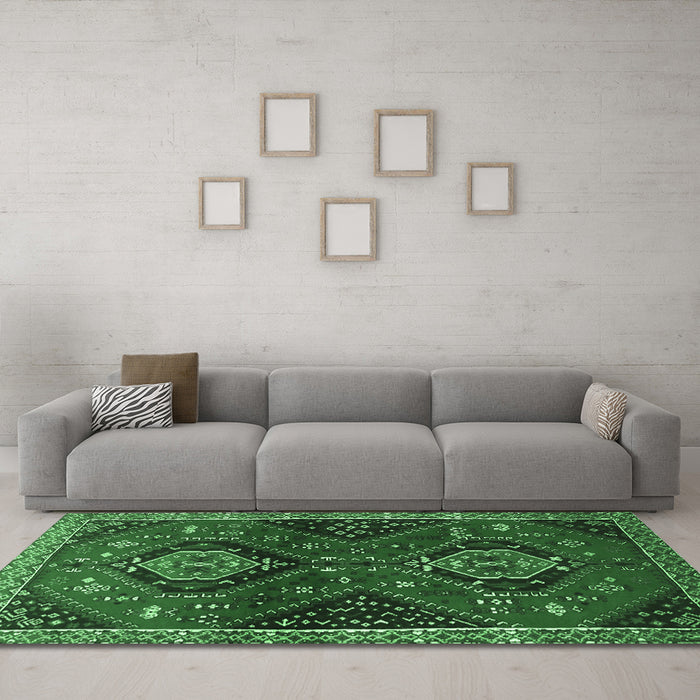 Machine Washable Persian Emerald Green Traditional Area Rugs in a Living Room,, wshtr2035emgrn