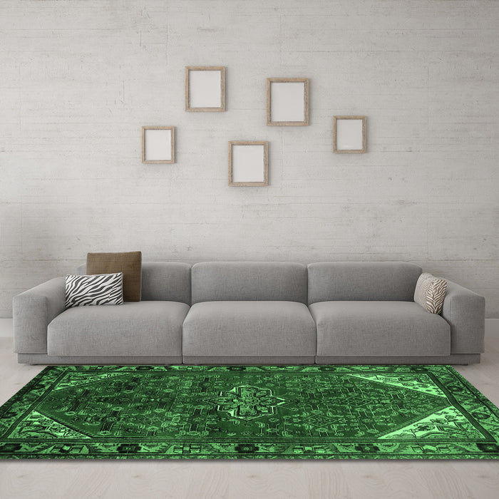 Machine Washable Persian Emerald Green Traditional Area Rugs in a Living Room,, wshtr203emgrn