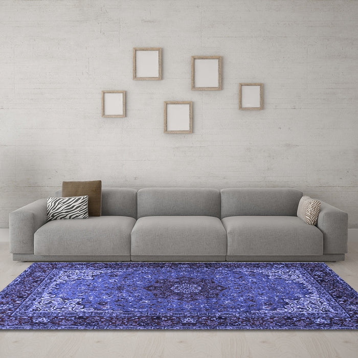 Machine Washable Medallion Blue Traditional Rug in a Living Room, wshtr2040blu