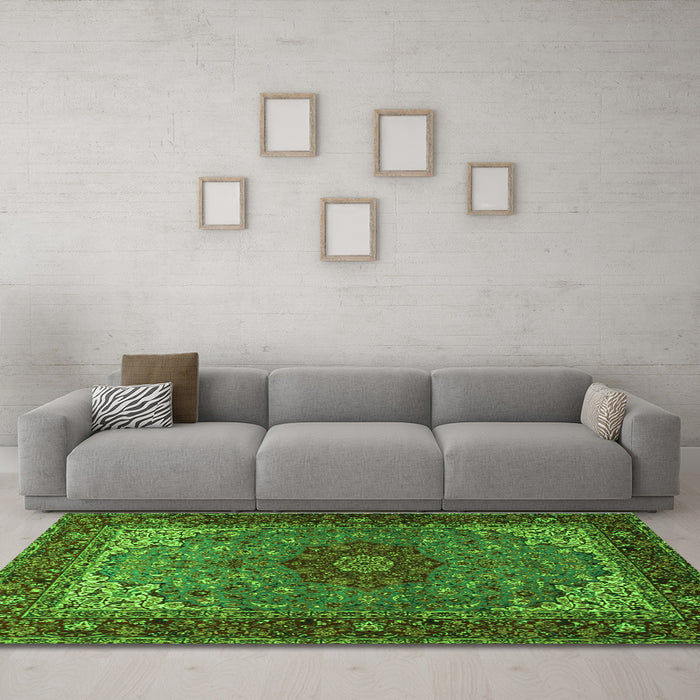 Machine Washable Medallion Green Traditional Area Rugs in a Living Room,, wshtr2040grn