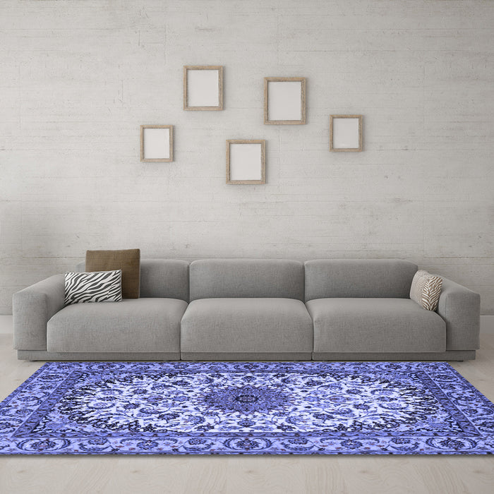 Machine Washable Medallion Blue Traditional Rug in a Living Room, wshtr2041blu