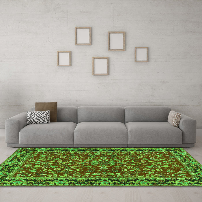 Machine Washable Persian Green Traditional Area Rugs in a Living Room,, wshtr2046grn