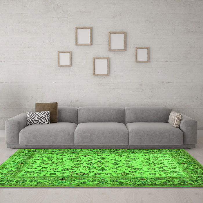 Machine Washable Persian Green Traditional Area Rugs in a Living Room,, wshtr2047grn