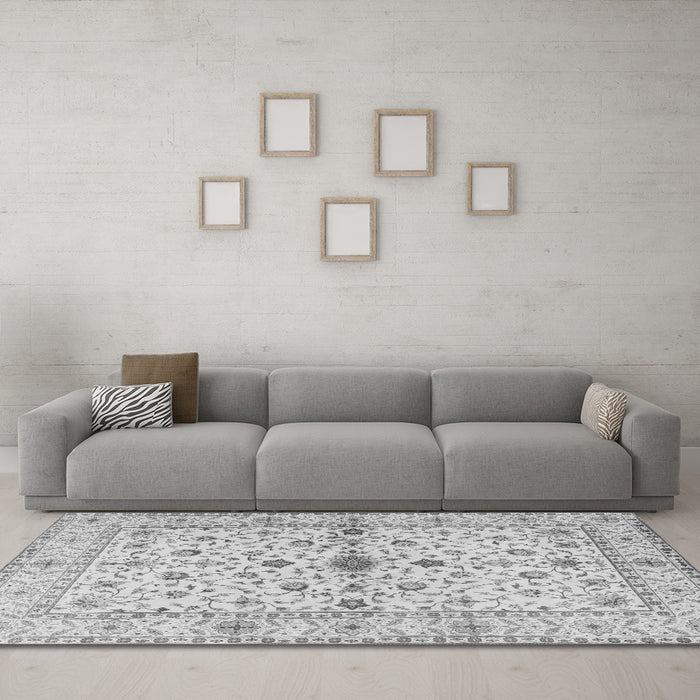 Machine Washable Persian Gray Traditional Rug in a Living Room,, wshtr2053gry