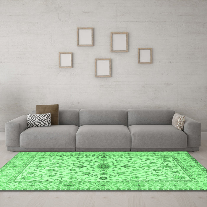 Machine Washable Persian Emerald Green Traditional Area Rugs in a Living Room,, wshtr2053emgrn