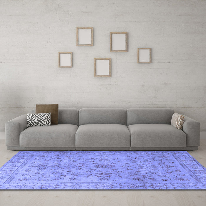 Machine Washable Persian Blue Traditional Rug in a Living Room, wshtr2055blu
