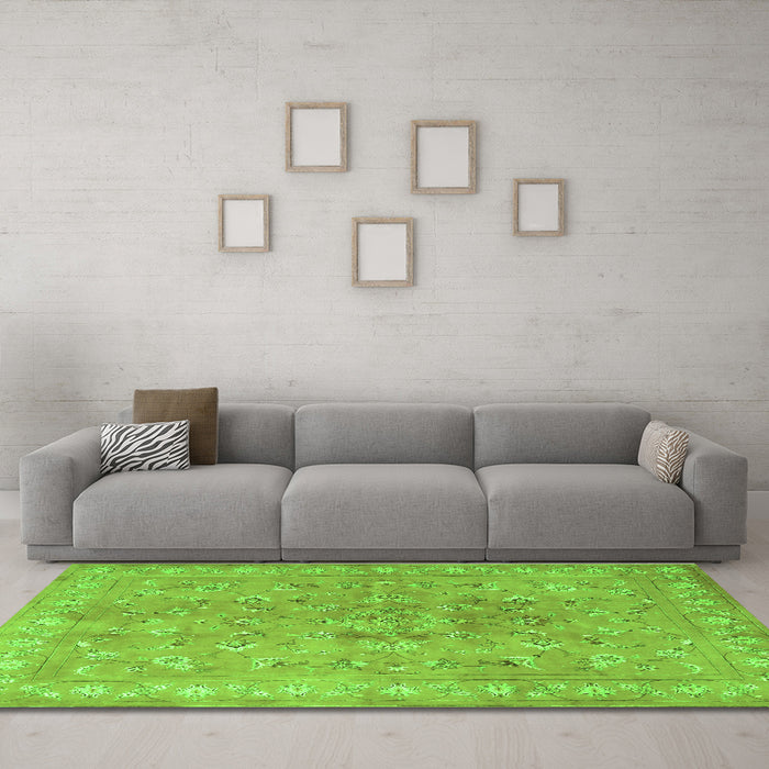 Machine Washable Persian Green Traditional Area Rugs in a Living Room,, wshtr2057grn