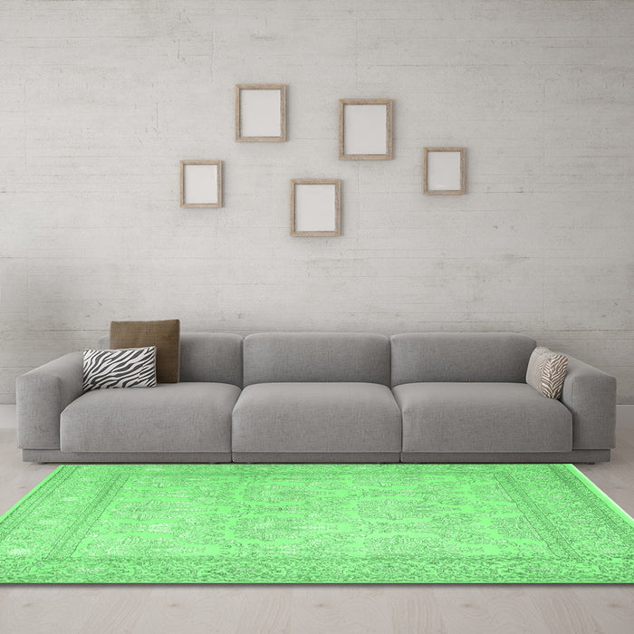 Machine Washable Persian Emerald Green Traditional Area Rugs in a Living Room,, wshtr2061emgrn