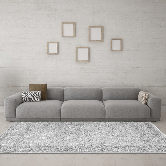 Machine Washable Persian Gray Traditional Rug in a Living Room,, wshtr2061gry