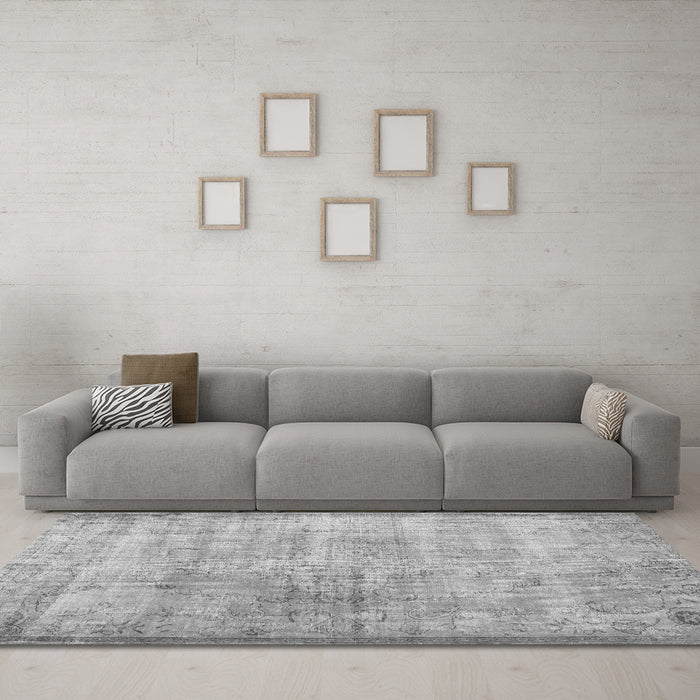 Machine Washable Persian Gray Traditional Rug in a Living Room,, wshtr2062gry