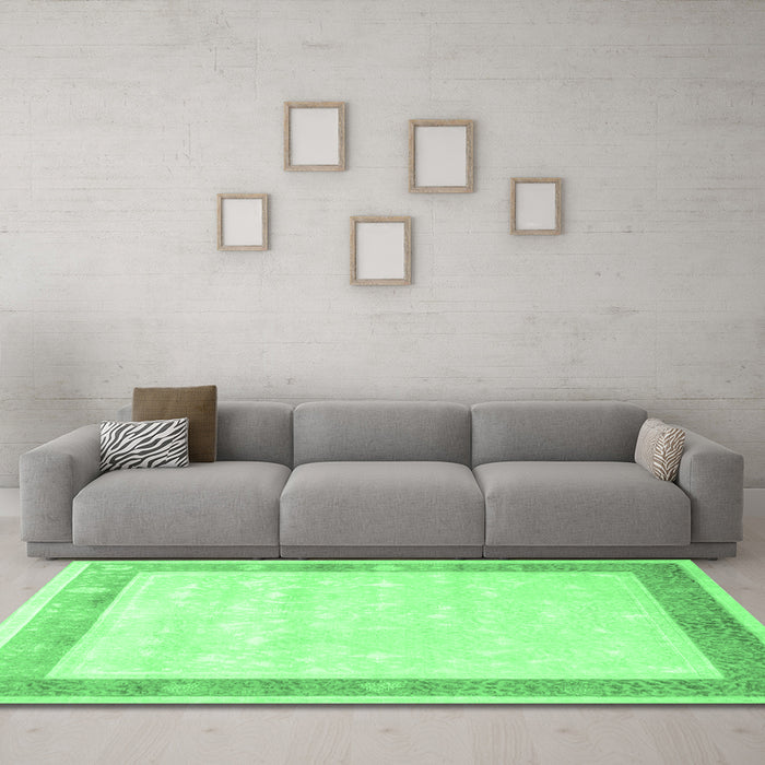Machine Washable Persian Emerald Green Traditional Area Rugs in a Living Room,, wshtr2066emgrn